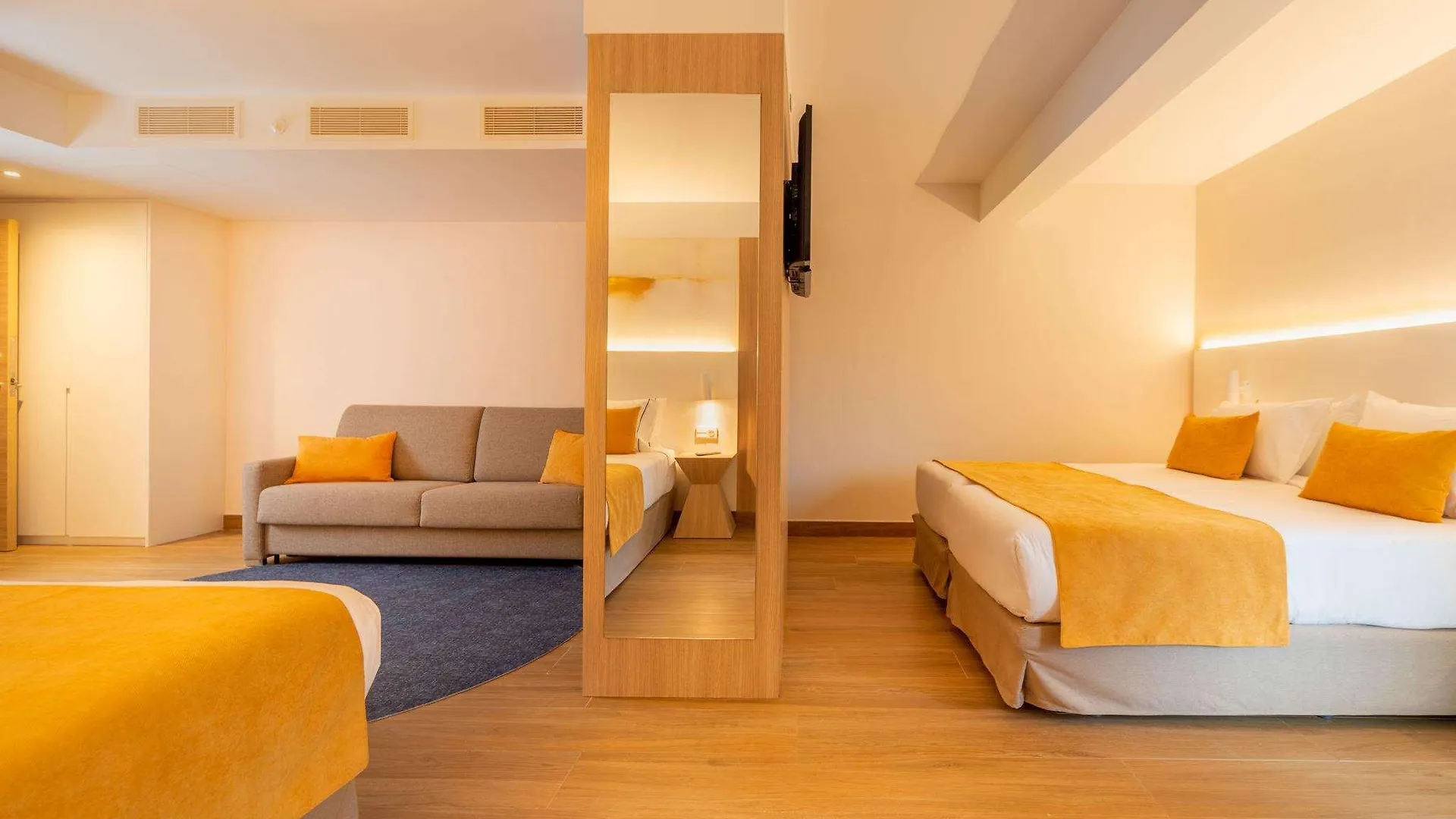 L'Azure Hotel 4* Sup Lloret de Mar 4*,