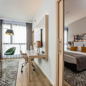 Leonardo Royal Fira 4* ברצלונה