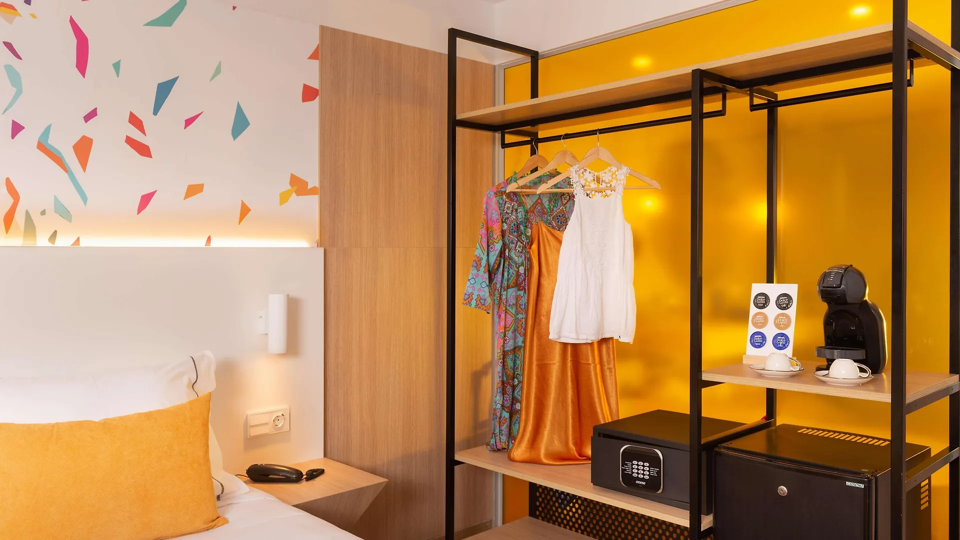 יורט דה מאר L'Azure Hotel 4* Sup