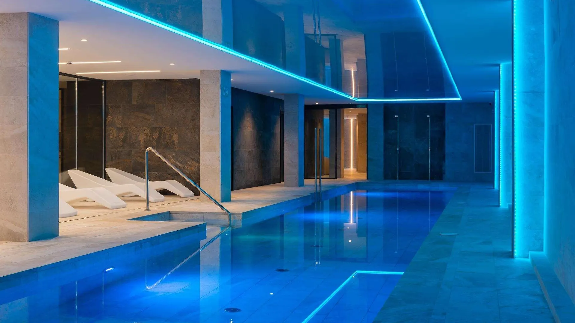 יורט דה מאר L'Azure Hotel 4* Sup 4*, יורט דה מאר ספרד